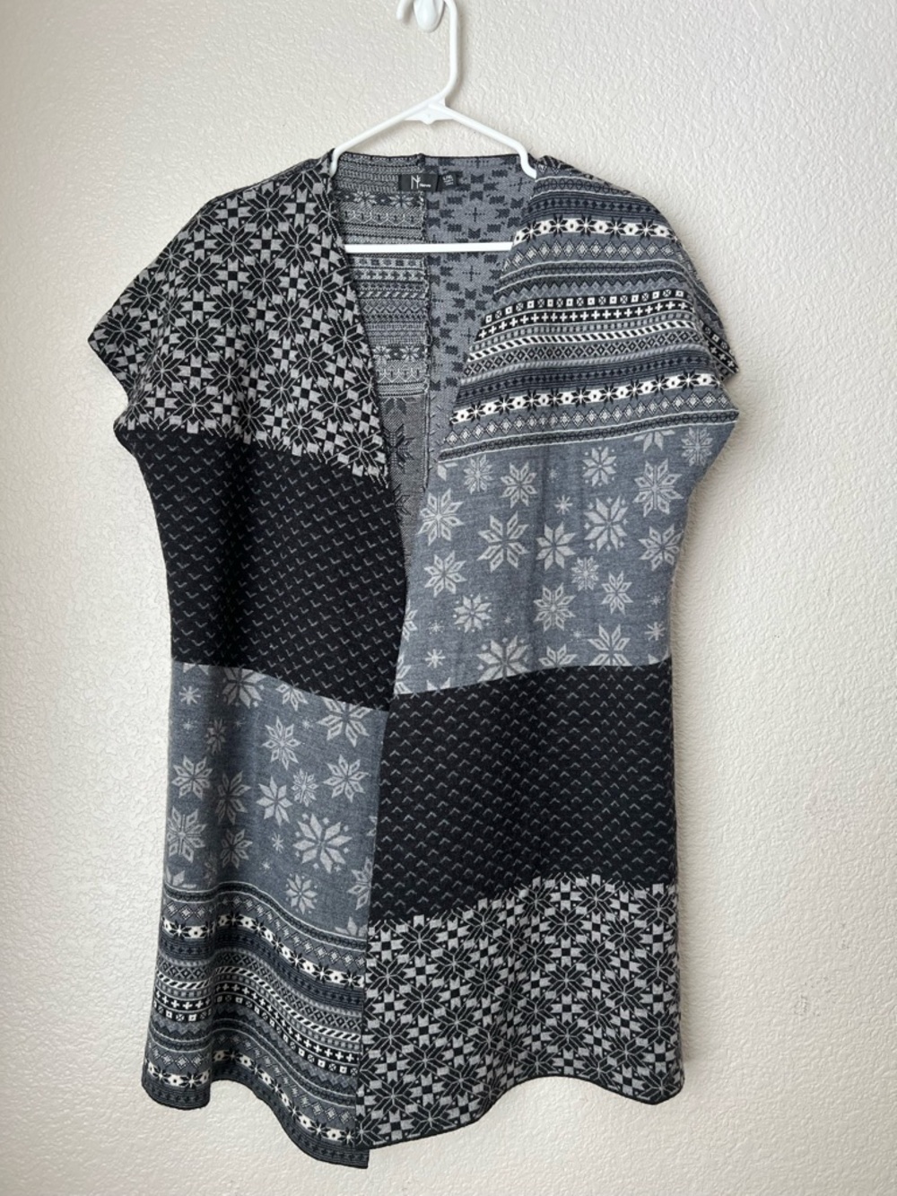Neve 100% Merino Wool Mixed Print Sleeveless Cardigan, L/XL